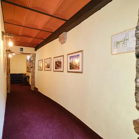 Della Posta Hotel 3*
