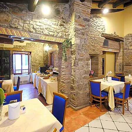 Della Posta Hotel 3*